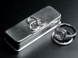 Buy jewelry online in Wiltshire for Click & Collect from our Art Gallery in Devizes. Order today!