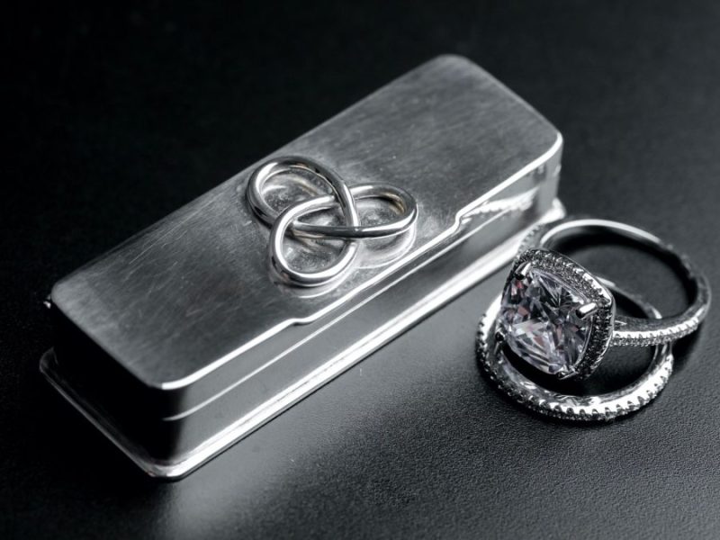 Buy jewelry online in Wiltshire for Click & Collect from our Art Gallery in Devizes. Order today!
